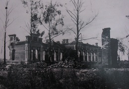 Железнодорожный вокзал, уничтоженный во время первой мировой войны, 1917 г.