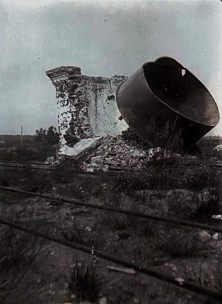 июль 1917 Водонапорная башня у железнодорожной станции в Сморгони, уничтожена во время войны.JPG