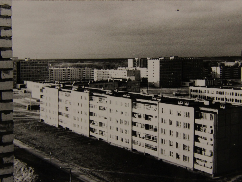 Вид с ул.Юбилейной на среднюю школу №5 (на заднем плане)