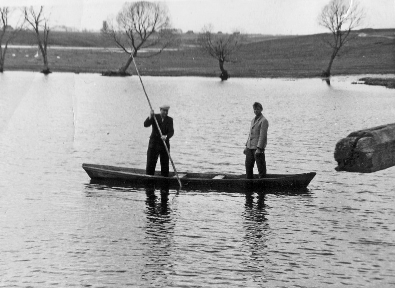 Комсомольское озеро на ул.Каминского, 1950-е гг..jpg