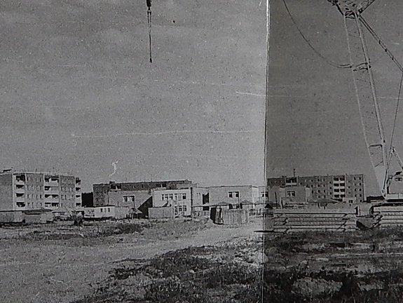 Панорама микрорайона Корени, справа - средняя школа №6, 1990-й г.