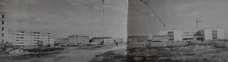 Панорама микрорайона Корени, справа - средняя школа №6.JPG