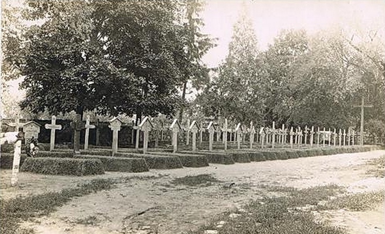Немецкое военное кладбище у Троицого костёла.JPG