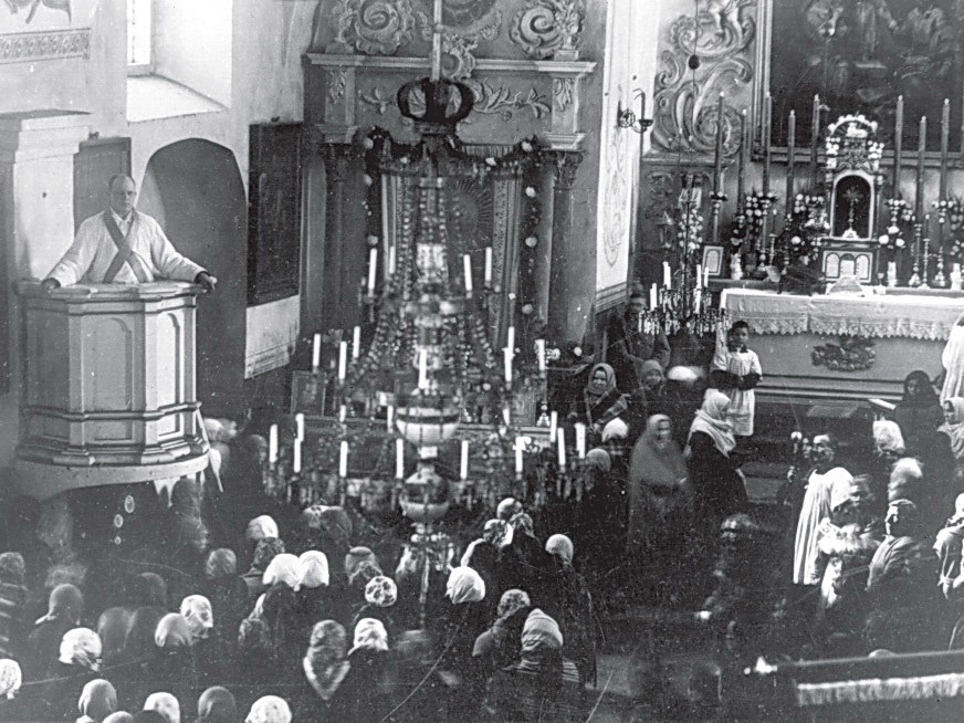 Винцент Годлевский во время службы в Троицком костёле, середина 1920-х гг.