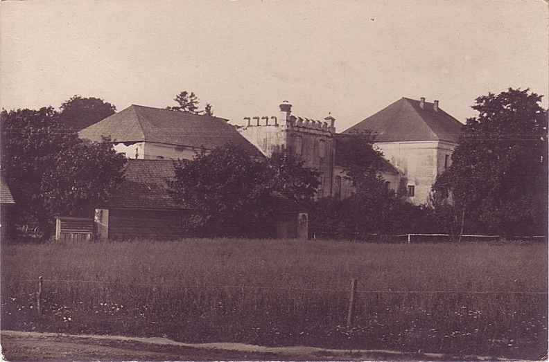 Здание бывшего иезуитского коллегиума, около 1917 г..jpg
