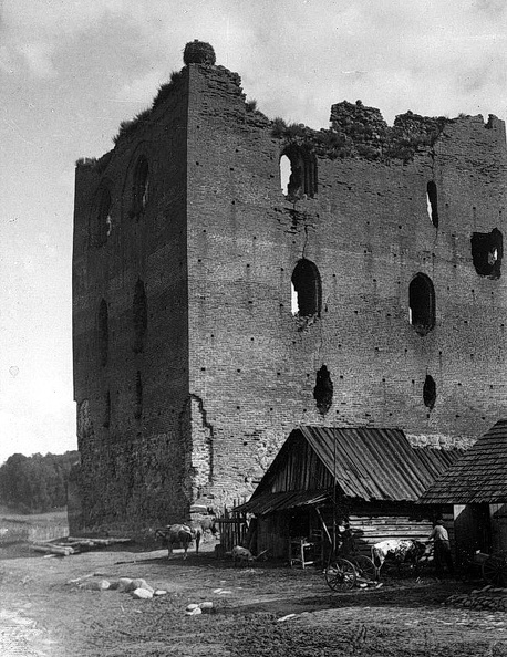 Кревский замок, фото Яна Булгака, 1910 г..jpg
