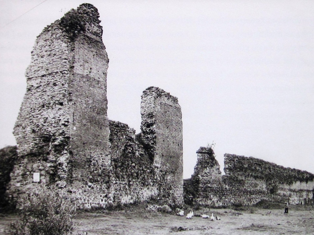 Руины кревского замка, фото Мечисловас Сакалаускас, 1979 г.
