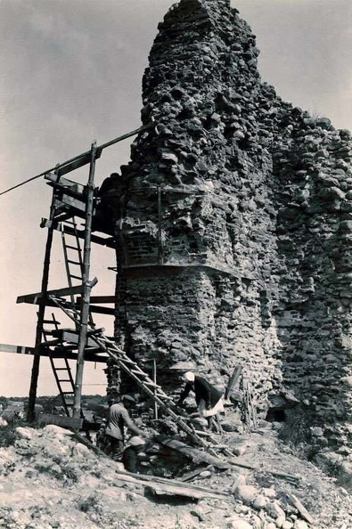 Консервация башни кревского замка, 1929-1930 гг..jpg