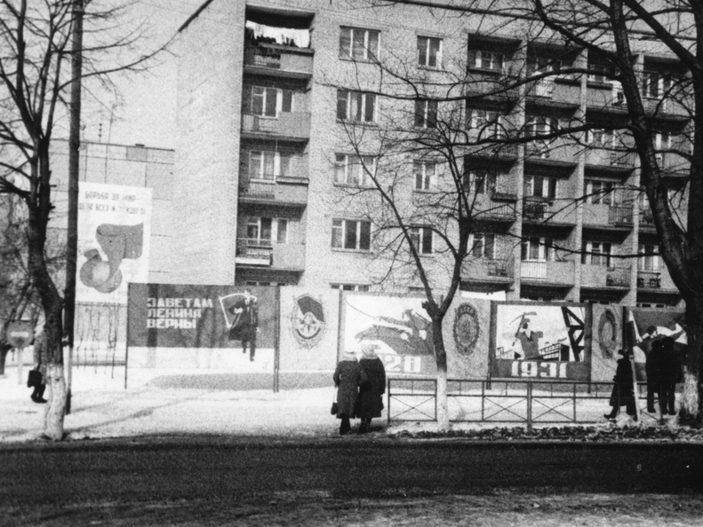 Перекрёсток улиц Советской и Синкевич, вид на дом №8